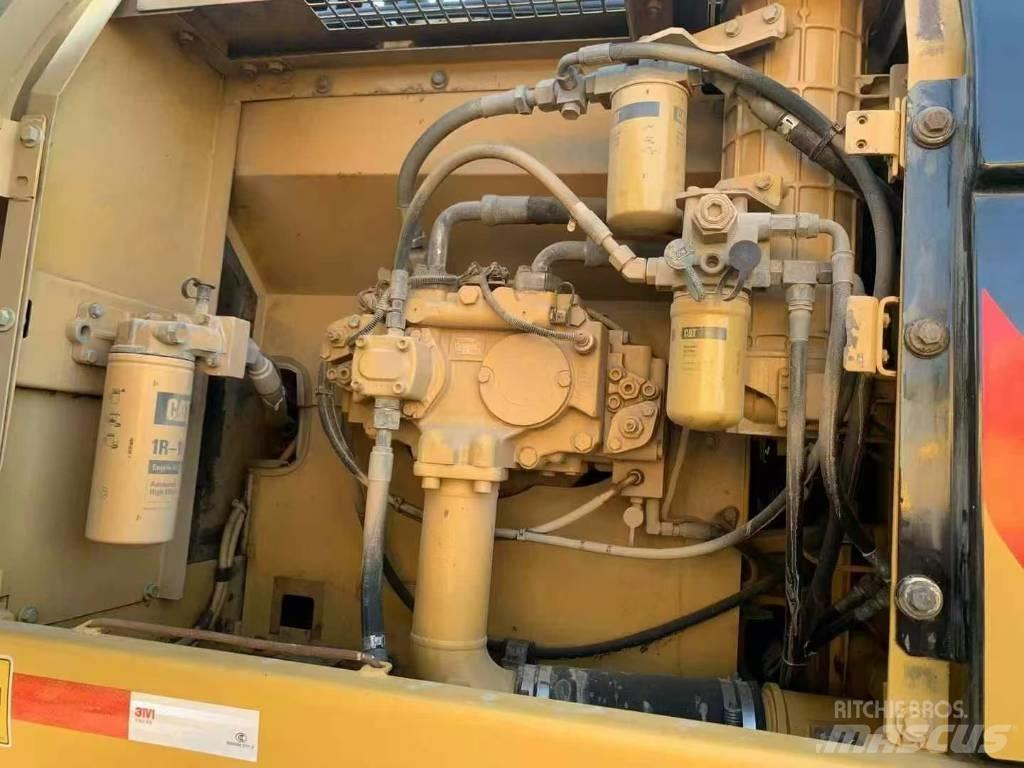 CAT 329 D Rupsgraafmachines