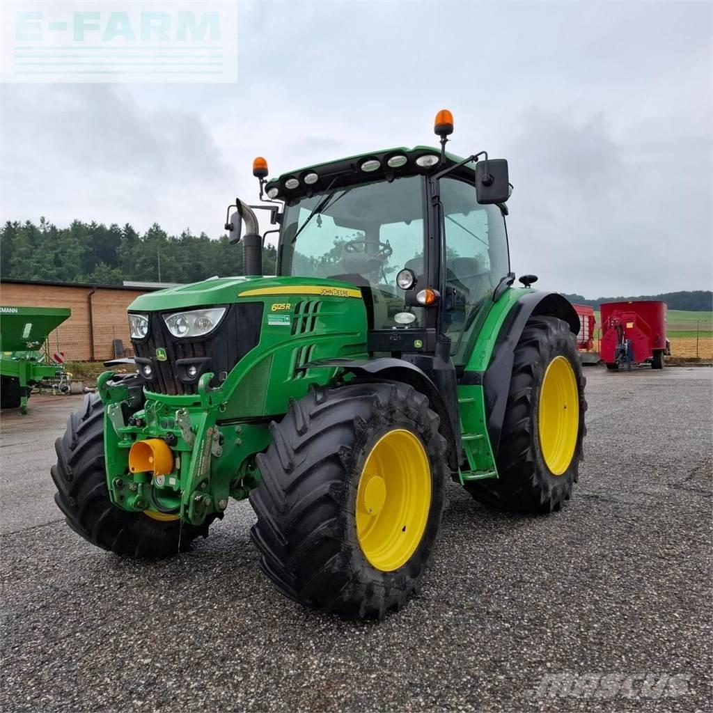 John Deere 6125 R Tractoren