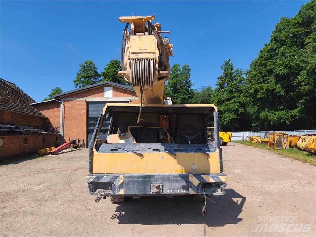 Liebherr LTM 1025 Chassis met cabine