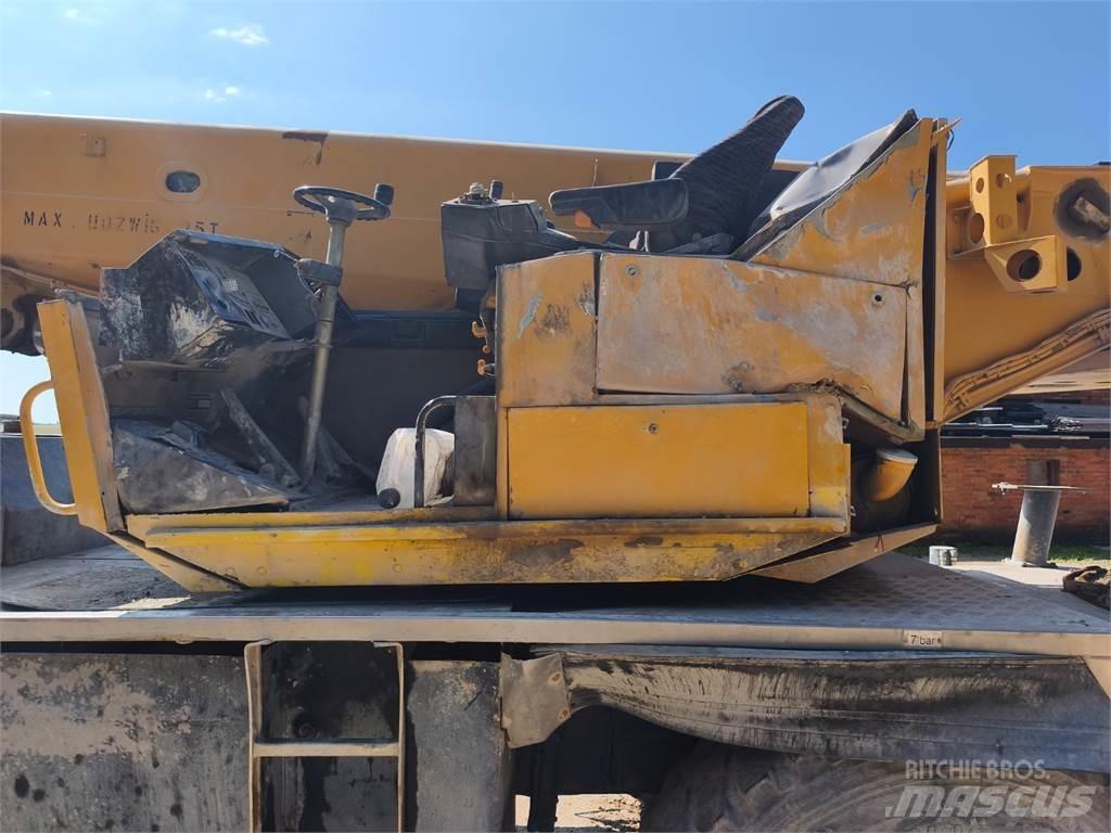 Liebherr LTM 1025 Chassis met cabine