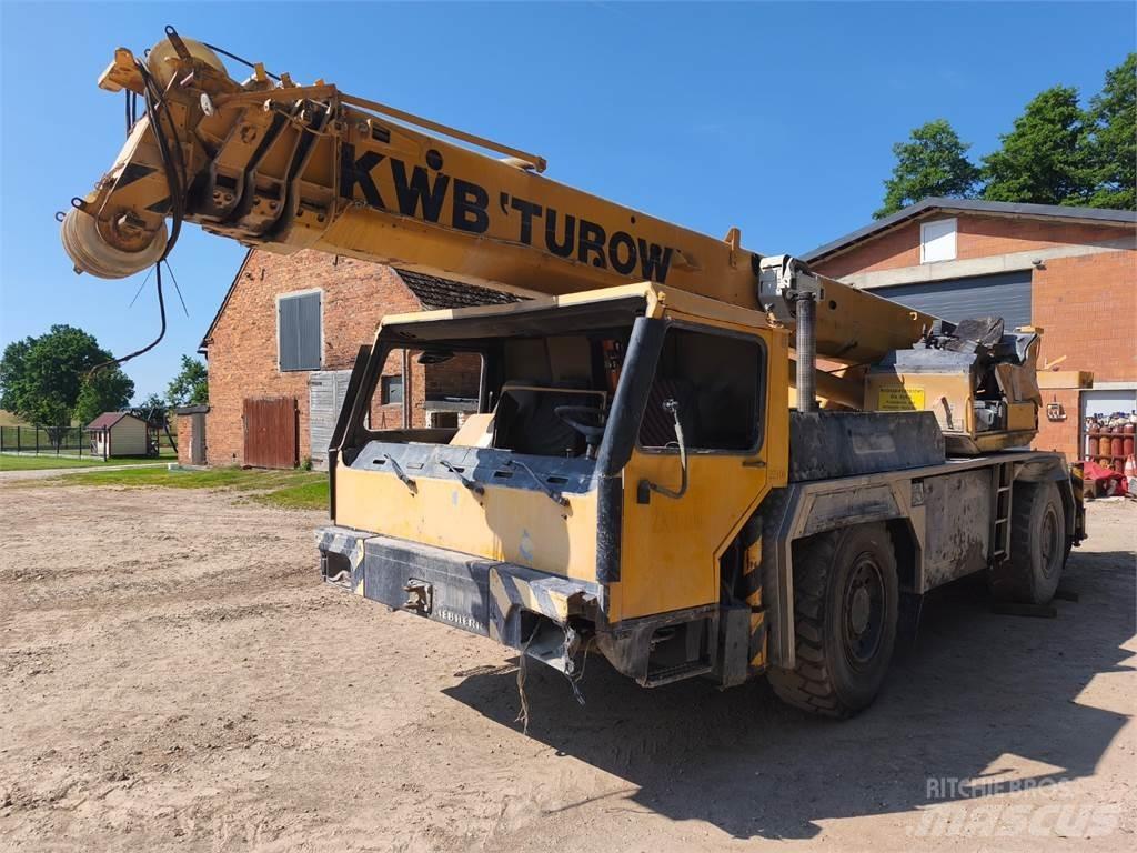 Liebherr LTM 1025 Chassis met cabine