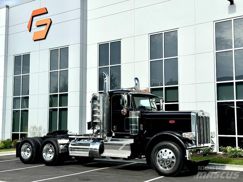 Peterbilt 389 Trekkers