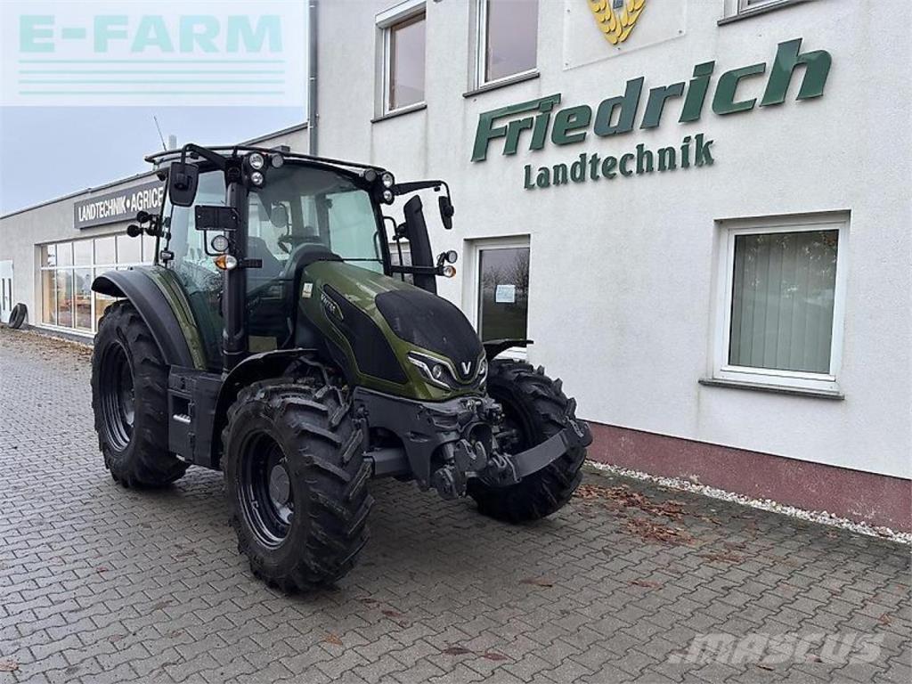 Valtra g135a Tractoren