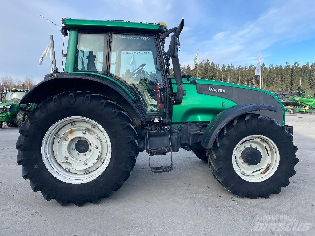 Valtra T 151 Tractoren