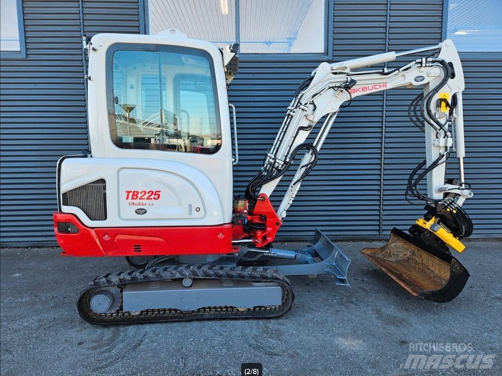 Takeuchi TB 225 Minigraafmachines < 7t