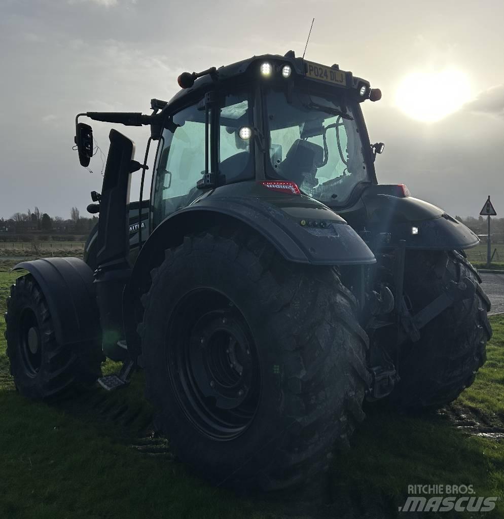 Valtra T235 Tractoren