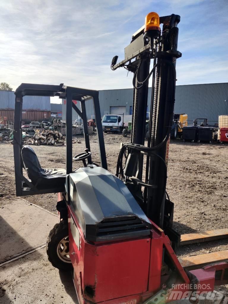 Moffett-kooi M4 Meeneemheftrucks