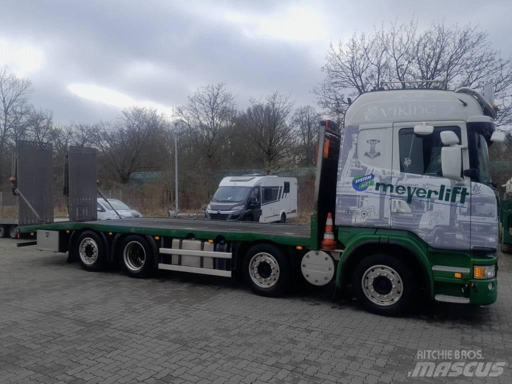 Scania G 440 Vrachtwagen met vlakke laadvloer en lier