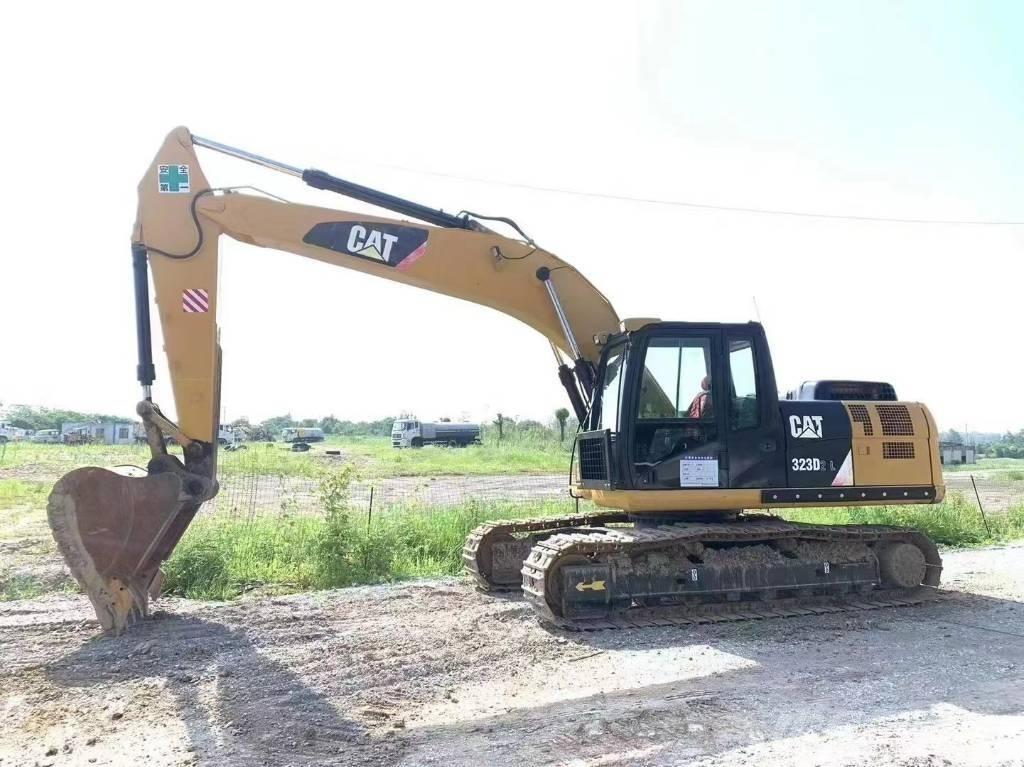 CAT 323D Rupsgraafmachines