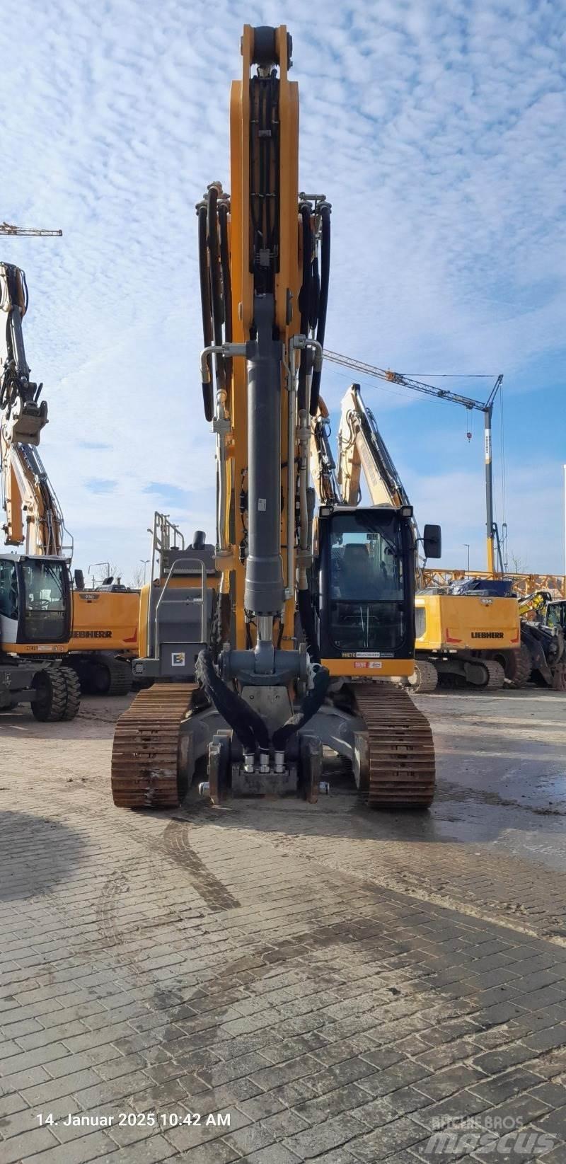 Liebherr R934 Rupsgraafmachines