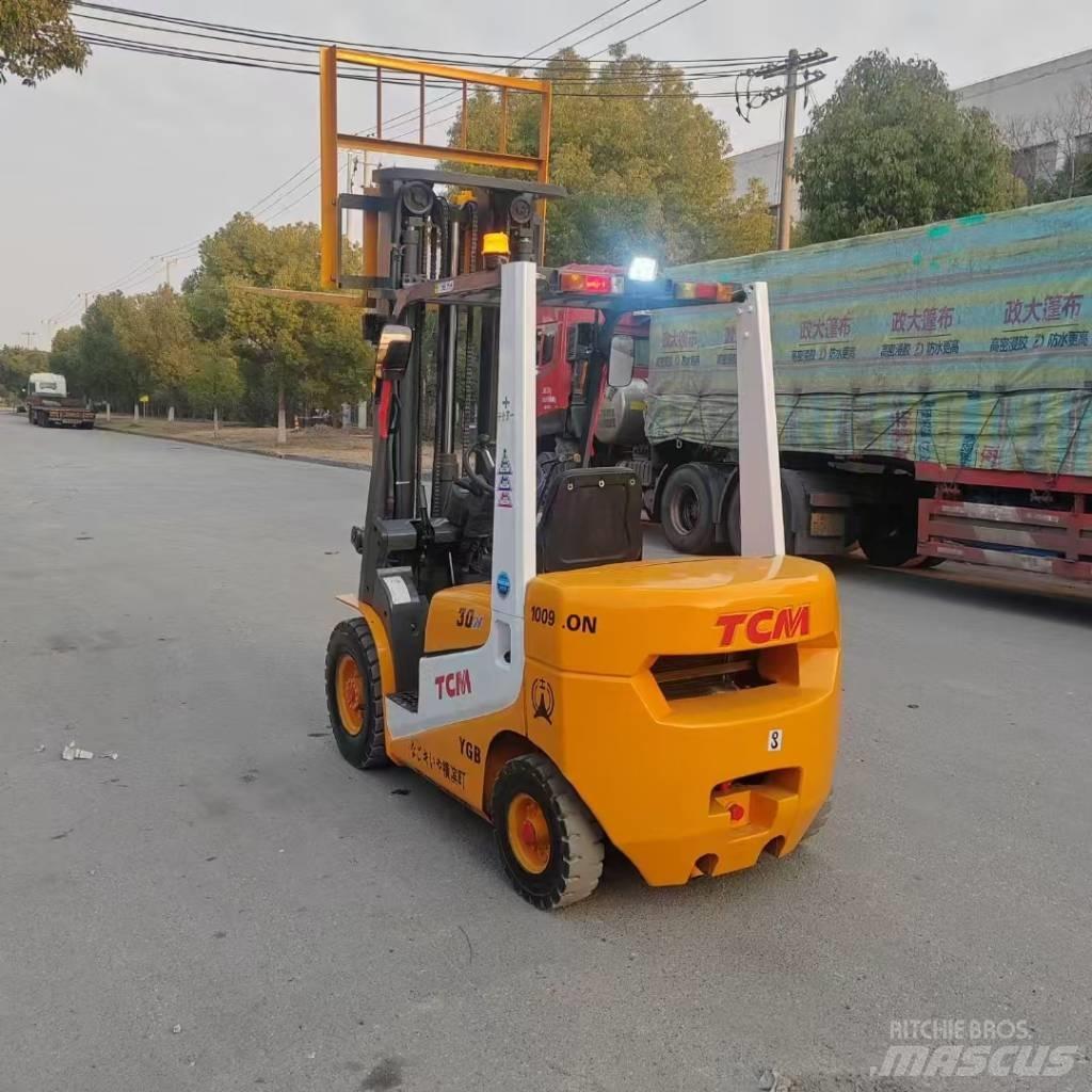 TCM FD30 Diesel heftrucks