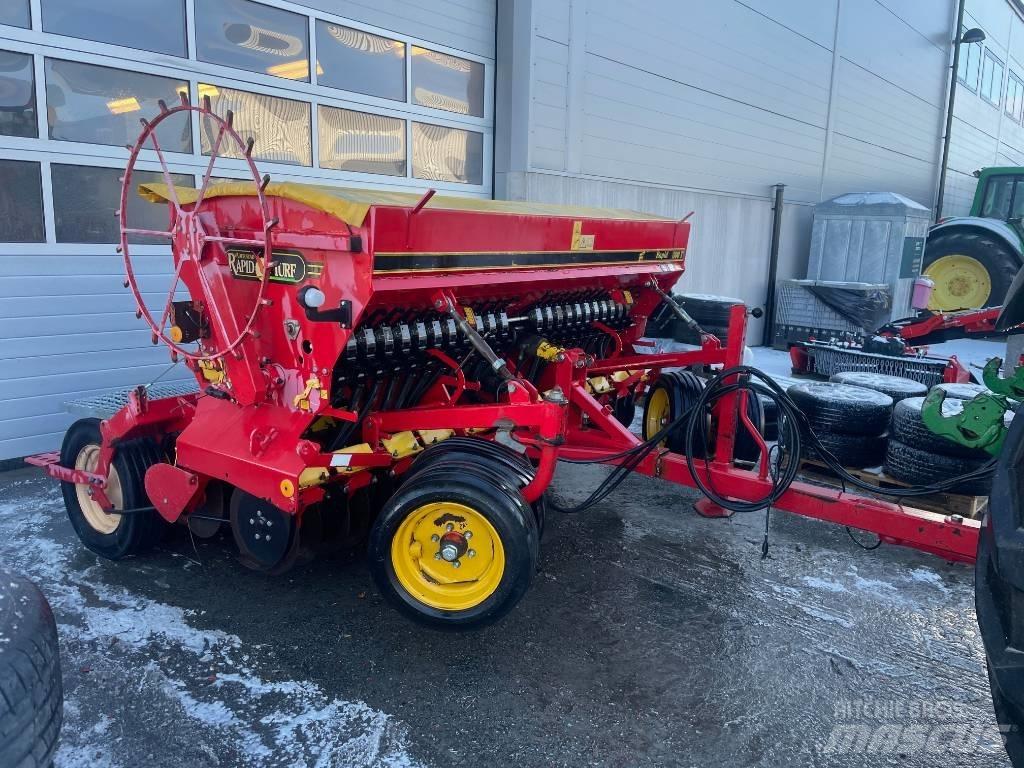 Väderstad Rapid Turf Bemestingsmachines