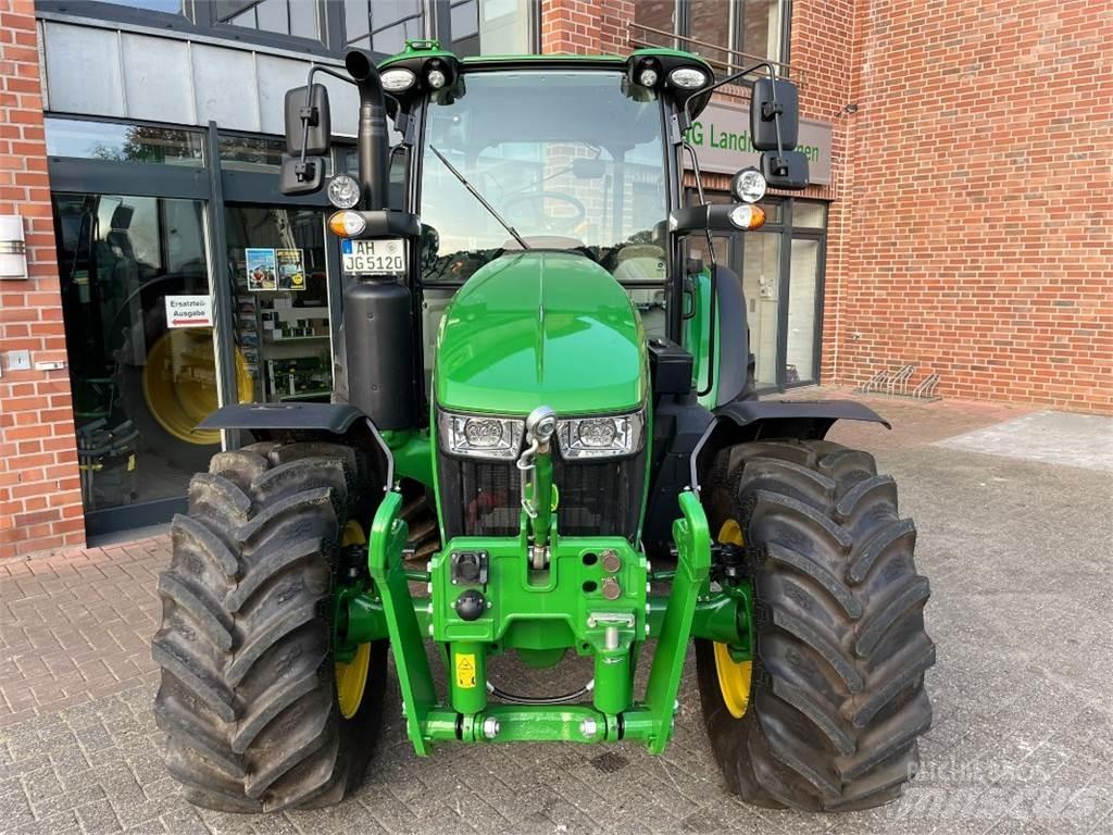 John Deere 5120M Tractoren