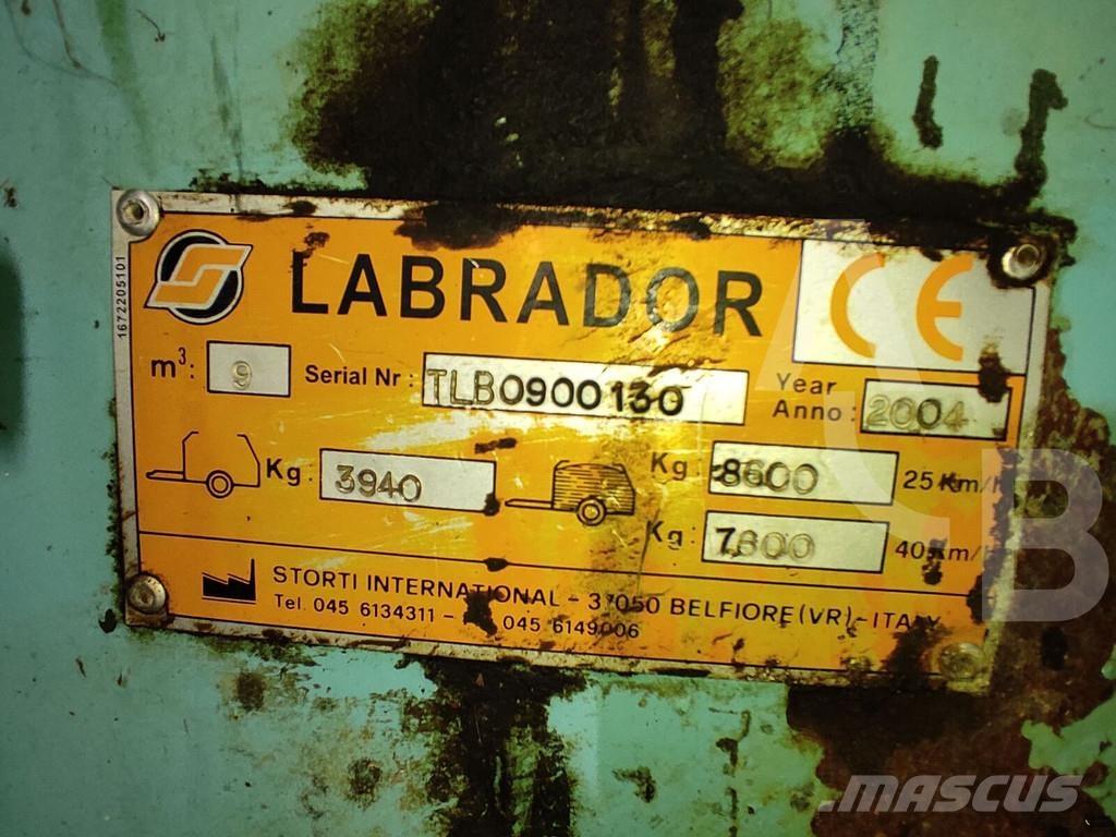  Labrador MT90 Mengvoedermachines