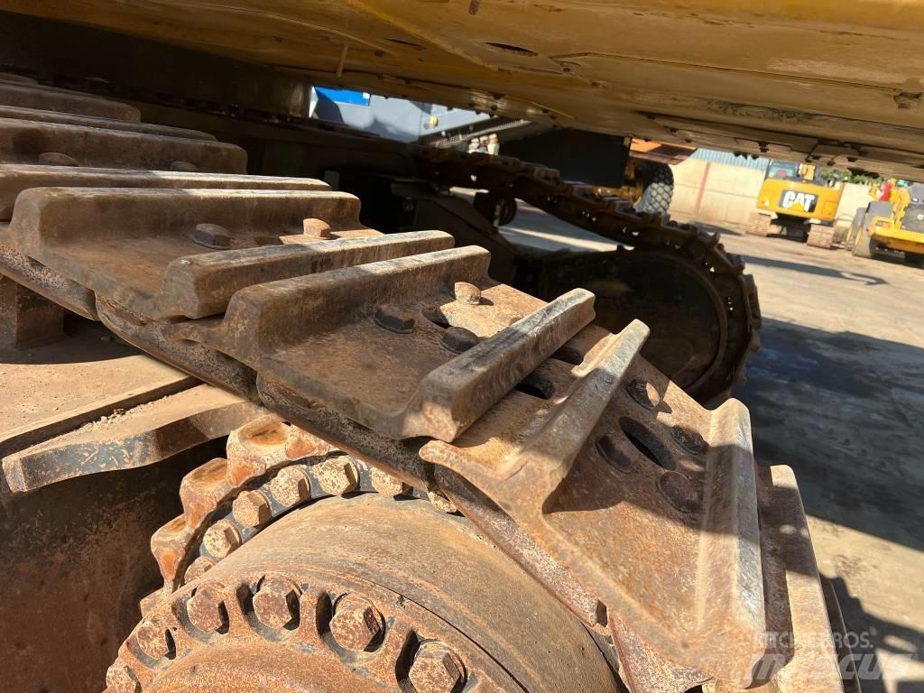 CAT 390 D Rupsgraafmachines