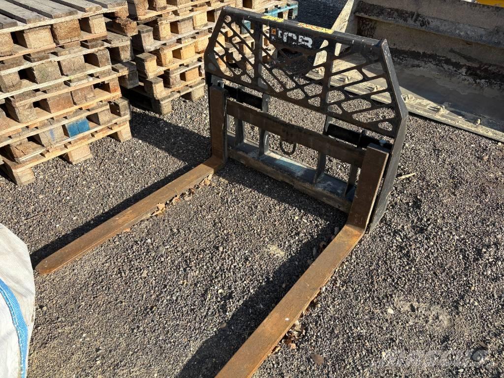 JCB 250 T4 Miniladers