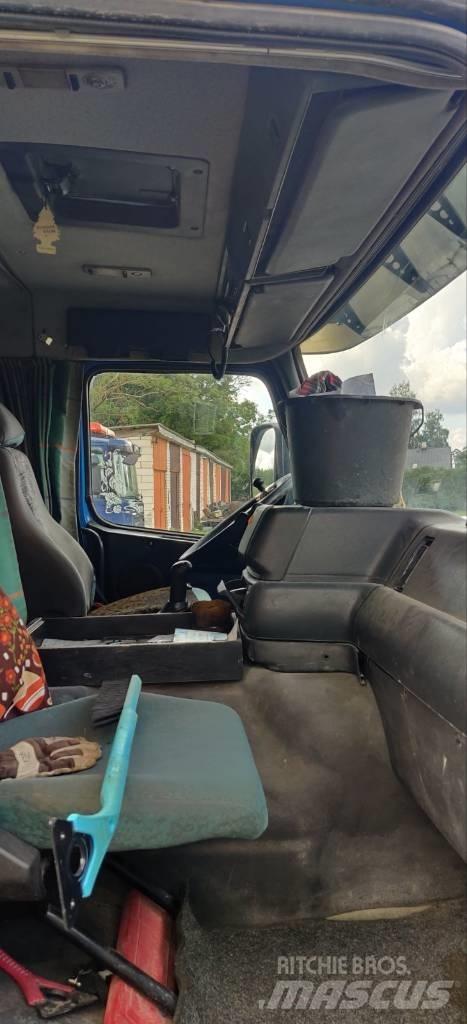 Volvo FM12 Vrachtwagen met containersysteem