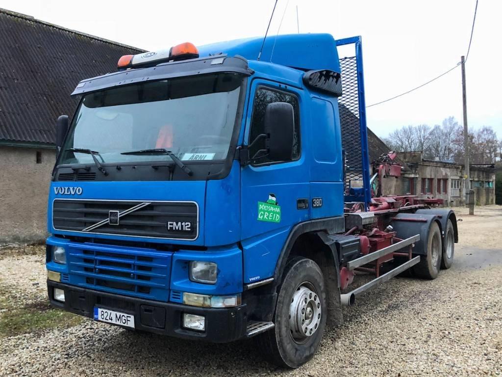 Volvo FM12 Vrachtwagen met containersysteem