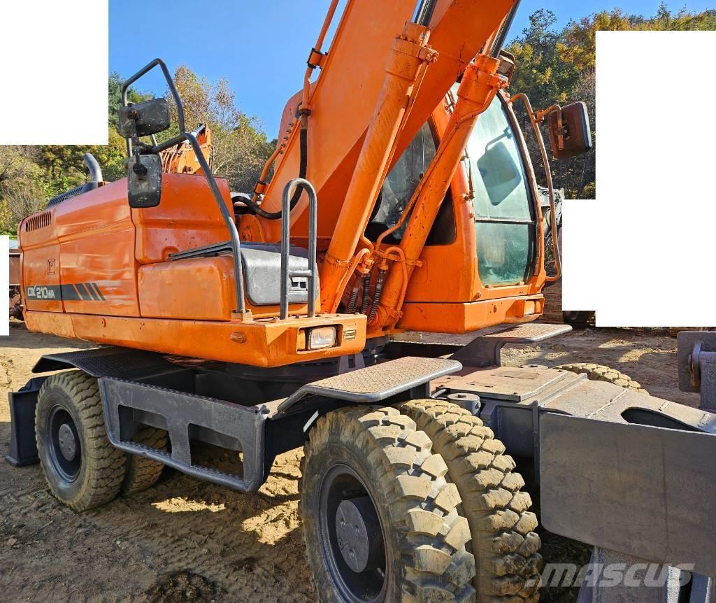 Doosan DX 210 W Wielgraafmachines