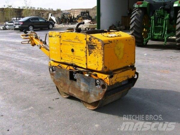 JCB VDM62 Aanhangtrilwalsen