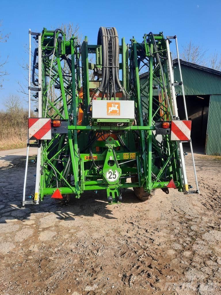 Amazone UG 3000 Nova Getrokken spuitmachines