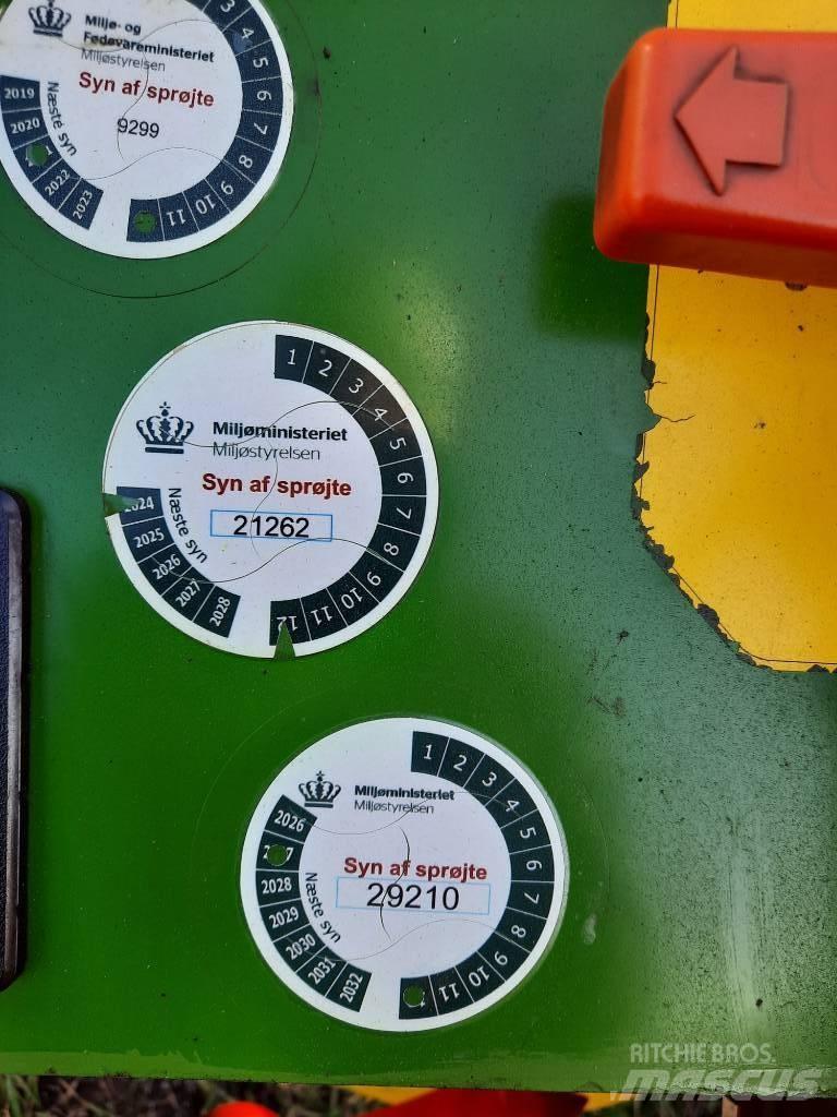 Amazone UG 3000 Nova Getrokken spuitmachines