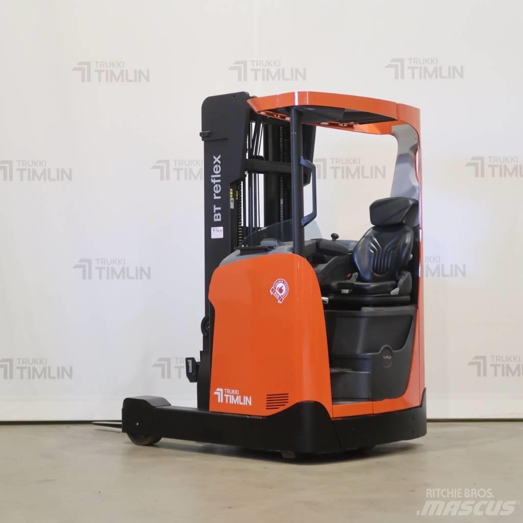 Toyota RRE140H Reachtruck voor hoog niveau