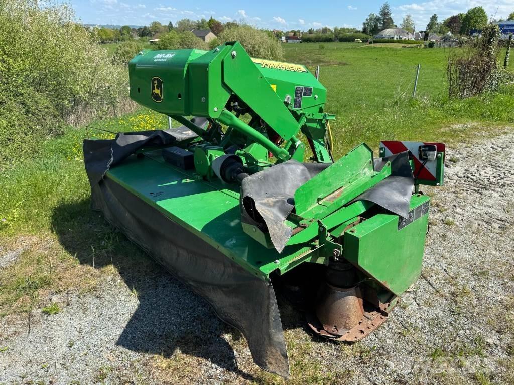 John Deere 131 Gemonteerde en gesleepte maaiers