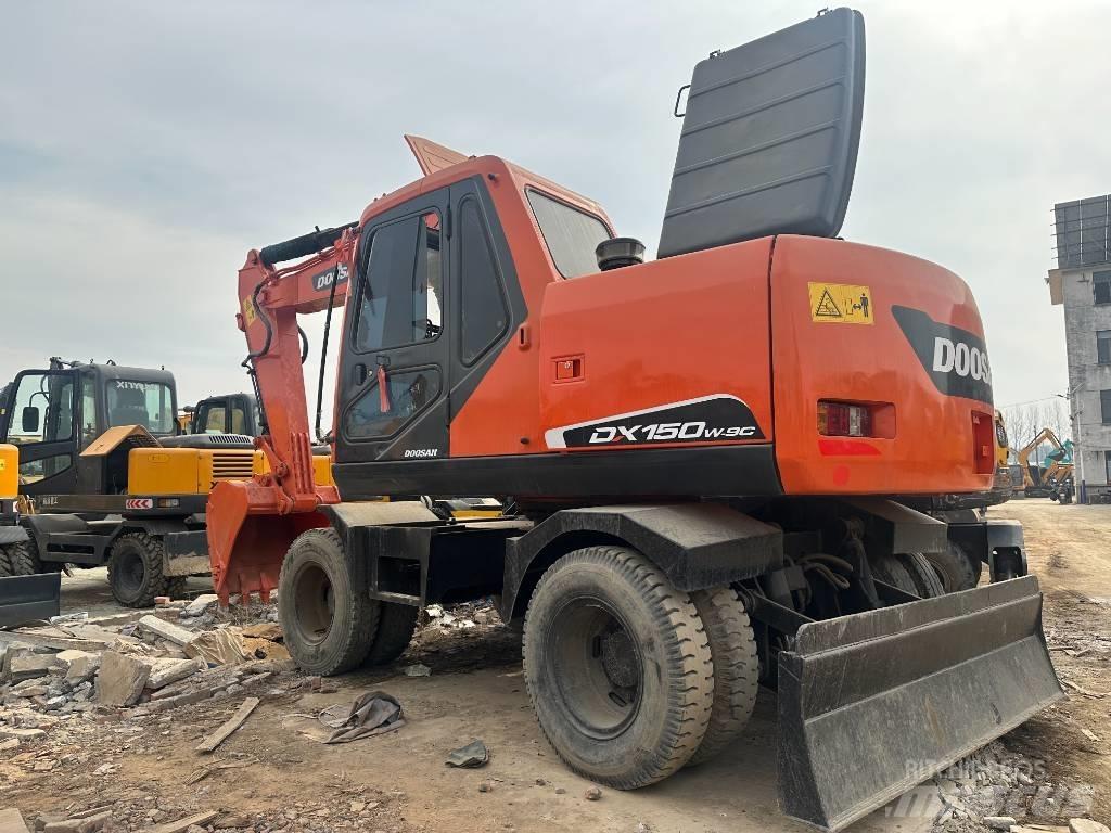Doosan 150 Wielgraafmachines