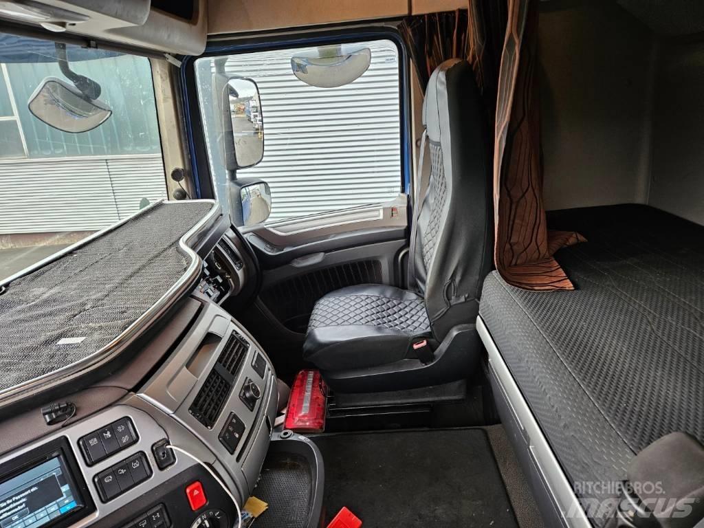 DAF XF 530 Unfall Trekkers