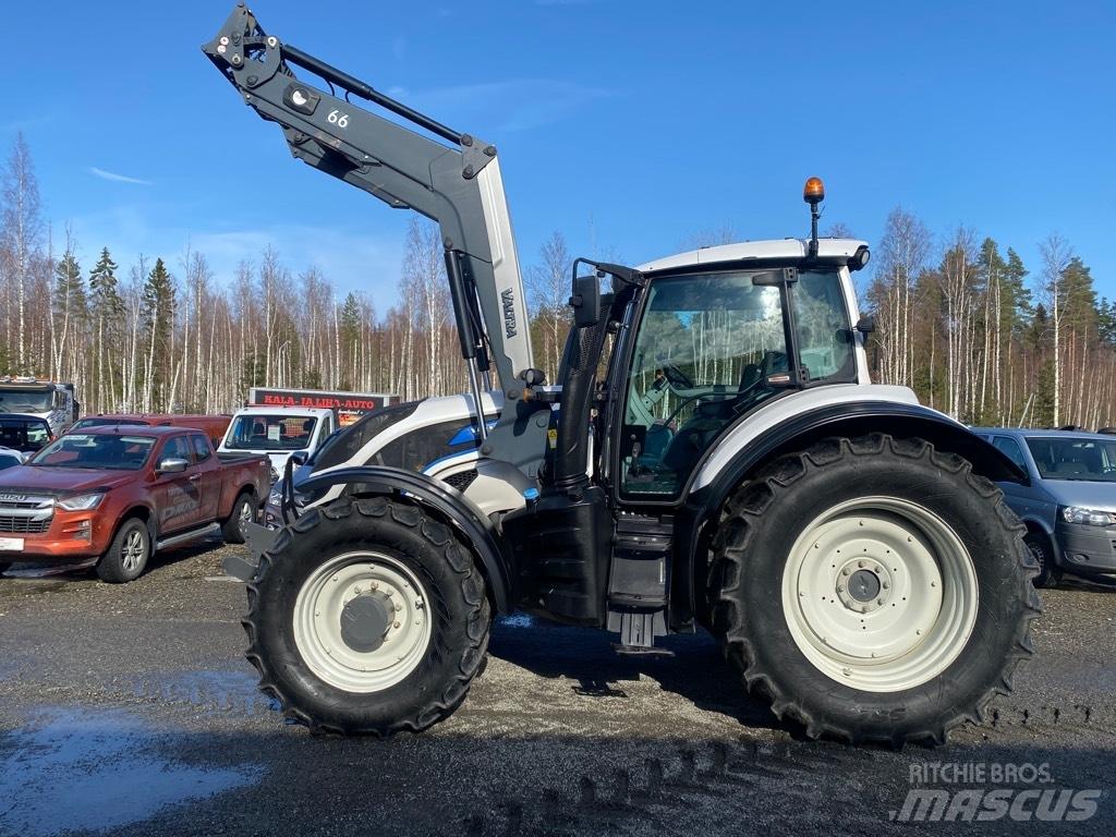 Valtra T 174 Tractoren