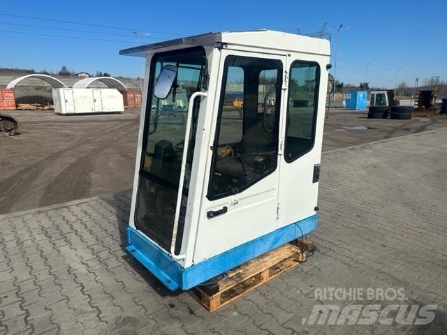 Fuchs MHL 330 Cabine en interieur