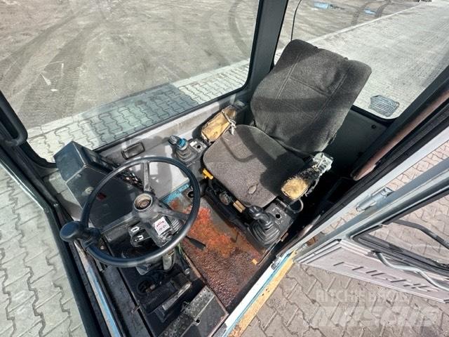 Fuchs MHL 330 Cabine en interieur