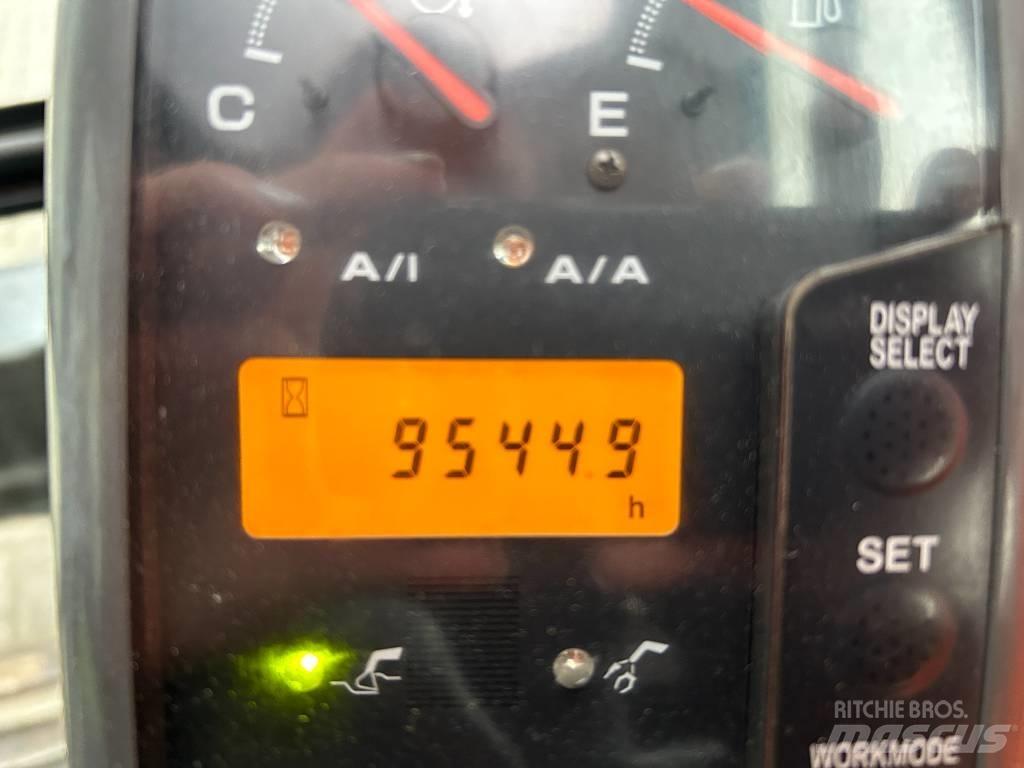 Hitachi ZX 135 US Rupsgraafmachines