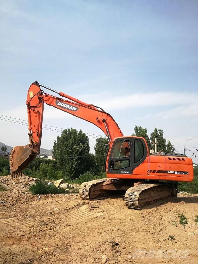 Doosan DX 225 Rupsgraafmachines
