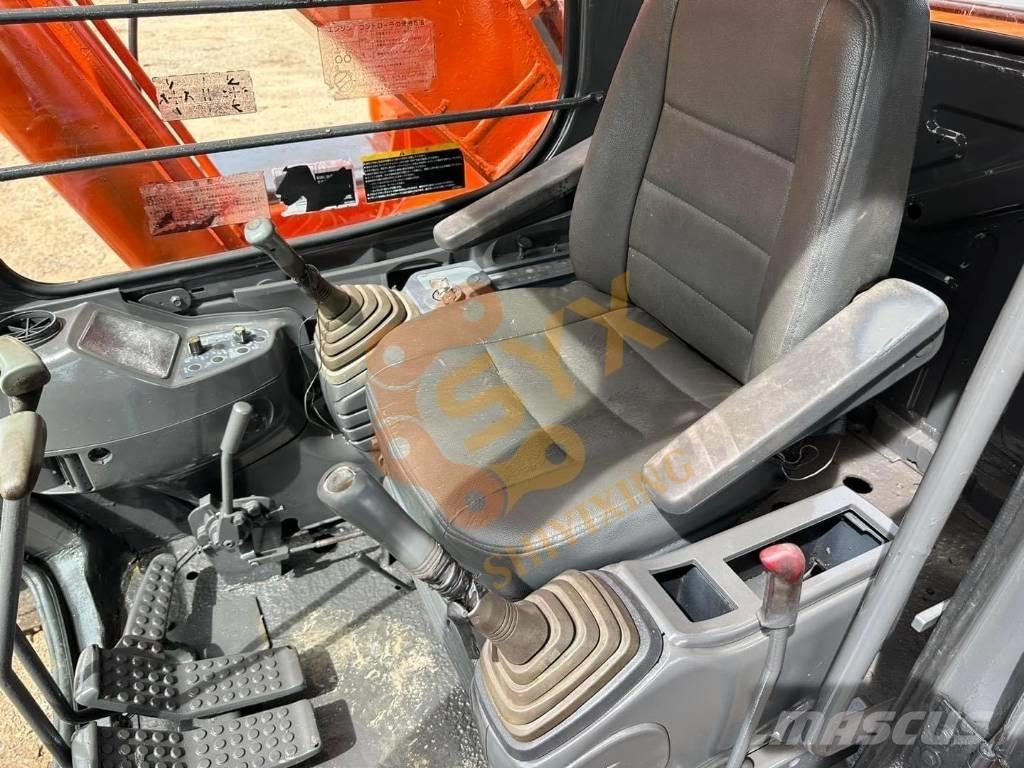 Hitachi EX 200 Rupsgraafmachines