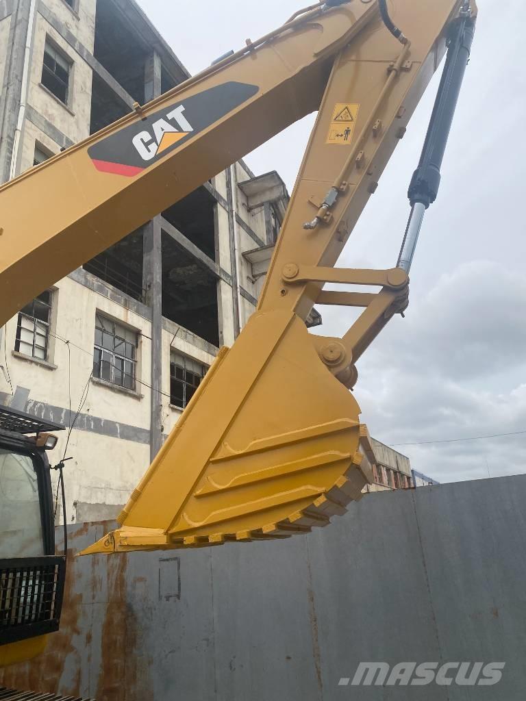 CAT 320 D Rupsgraafmachines