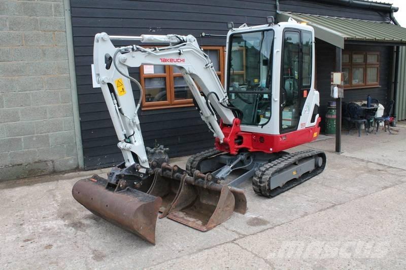 Takeuchi TB 225 Minigraafmachines < 7t
