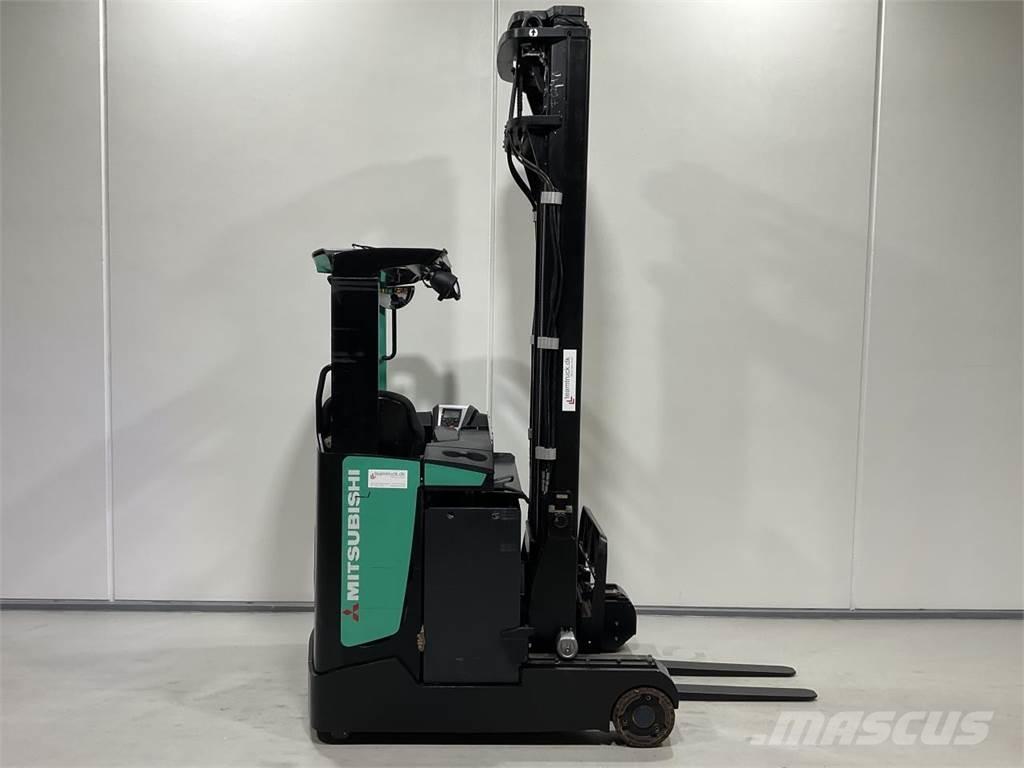 Mitsubishi RB16NH Reachtruck voor hoog niveau