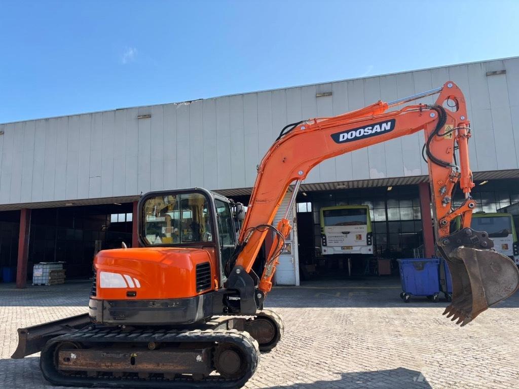 Doosan DX 80 R Midigraafmachines 7t - 12t