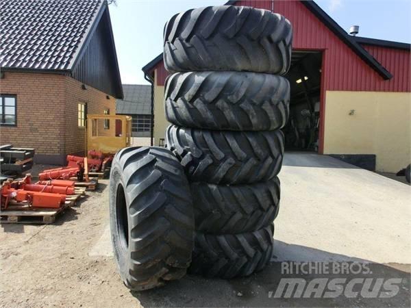 Trelleborg Twin 428 Banden, wielen en velgen