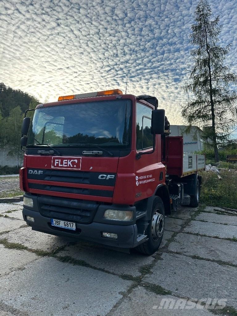 DAF CF 75.310 Vlakke laadvloer met kraan