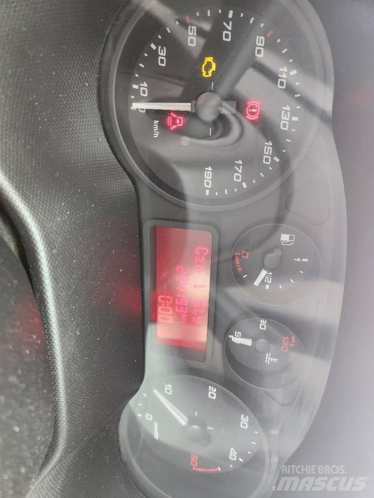 Iveco DAILY 35C14 Gesloten bedrijfswagens