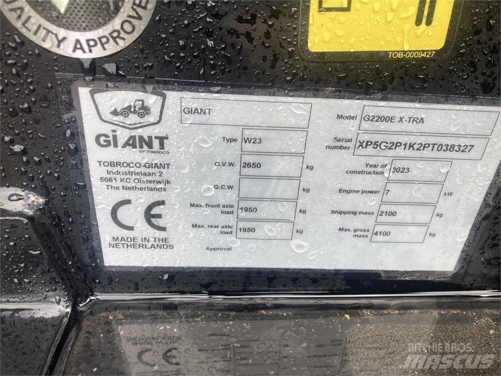 GiANT G2200E Knik- en schrankladers