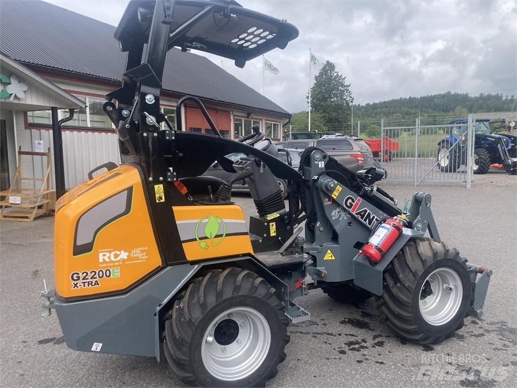 GiANT G2200E Knik- en schrankladers