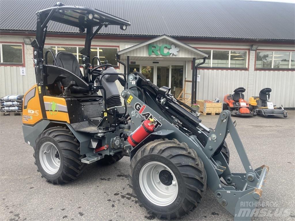 GiANT G2200E Knik- en schrankladers