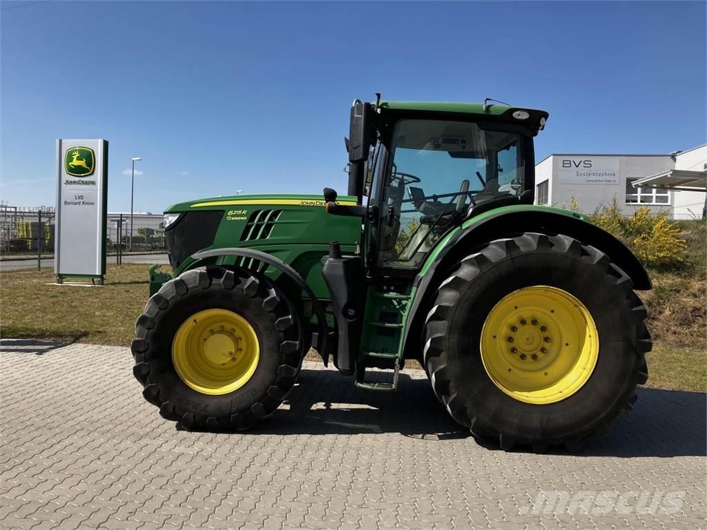 John Deere 6215R Tractoren