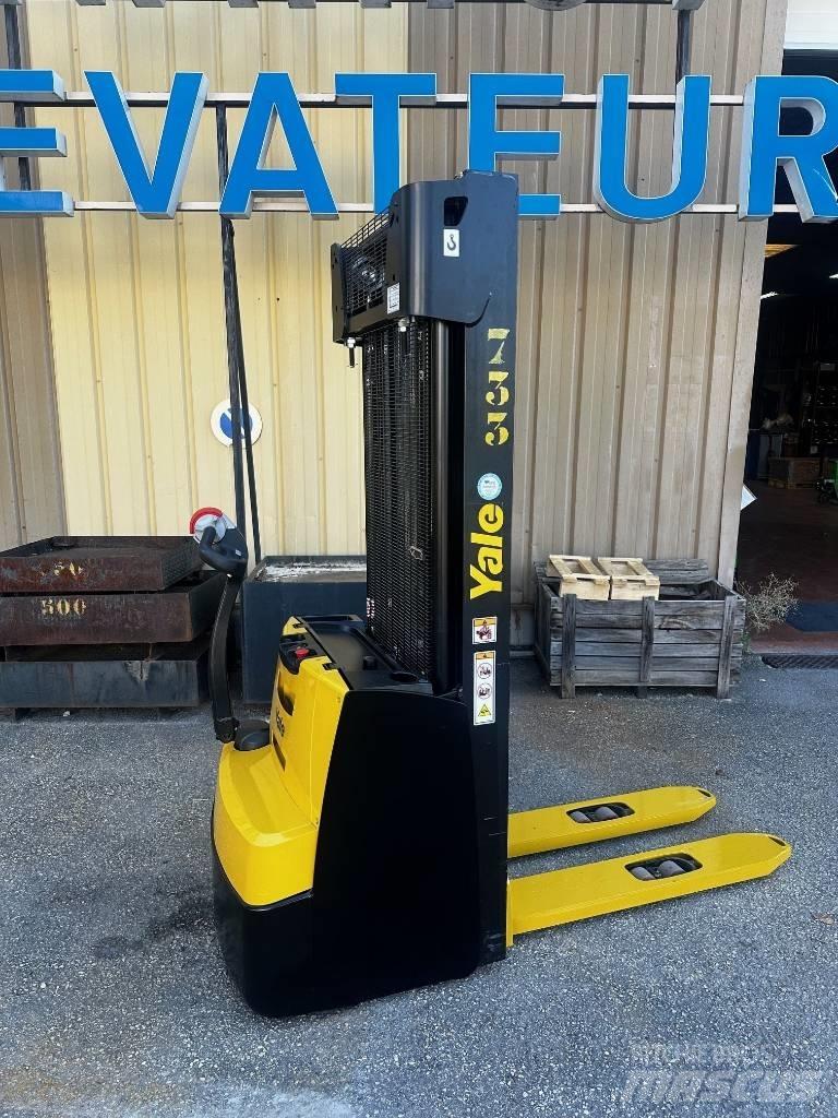 Yale MS 14 AC Stapelaar meeloop