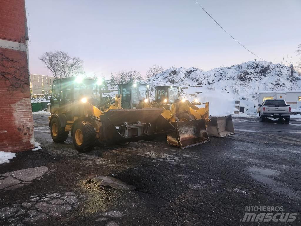 CAT 908m Wielladers