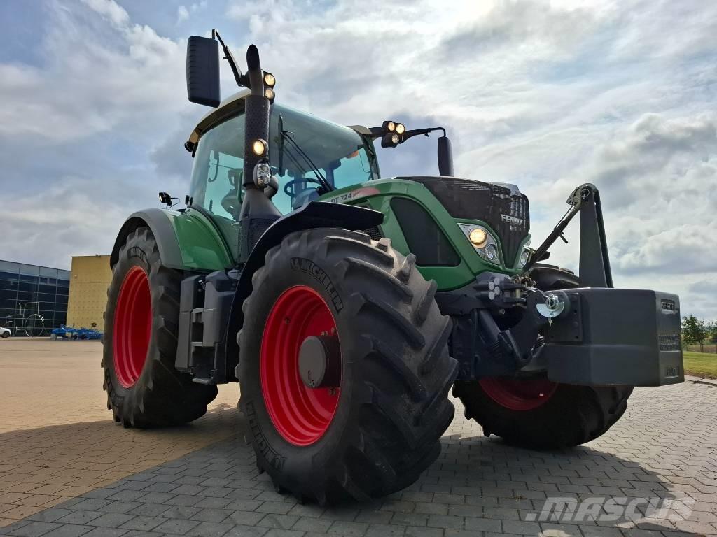 Fendt 724 Profi Tractoren